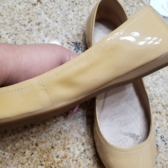 Nude flats - Picture 3 of 3